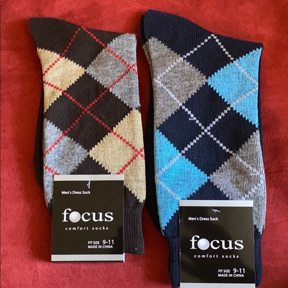 2 Pair men’s dress socks 9-11 brown & blue NWT
